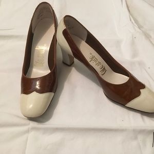 Women’s vintage shoes
